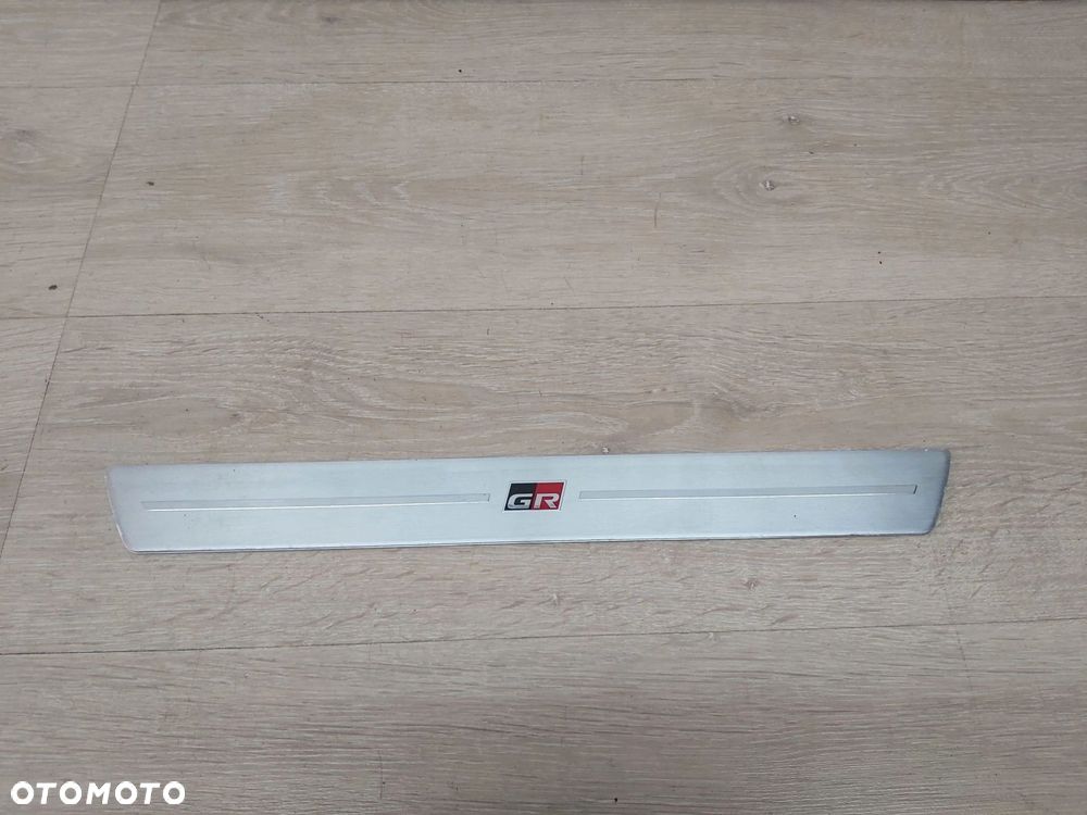 Toyota Yaris IV listwa nakładka progowa lewa prawa GR 67913-YY570 - 1