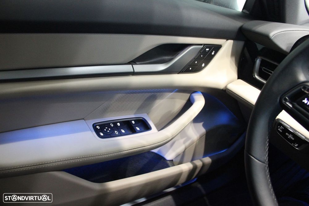 Porsche Taycan Sport Turismo - 43