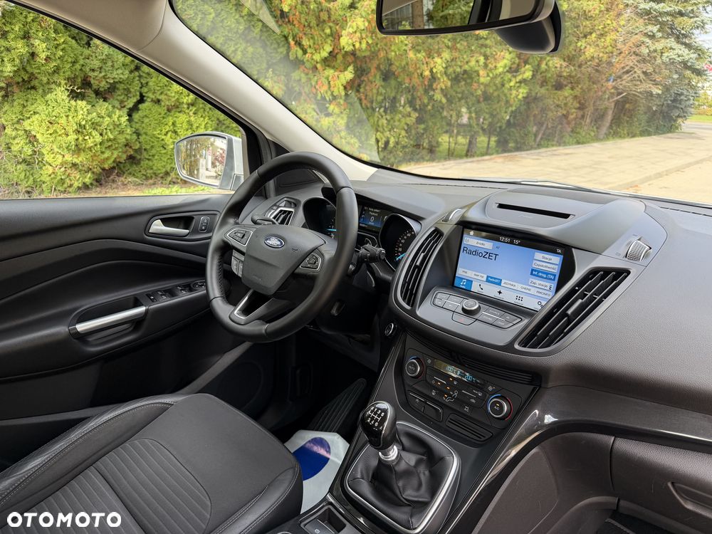 Ford Kuga 2.0 TDCi 2x4 Titanium - 16