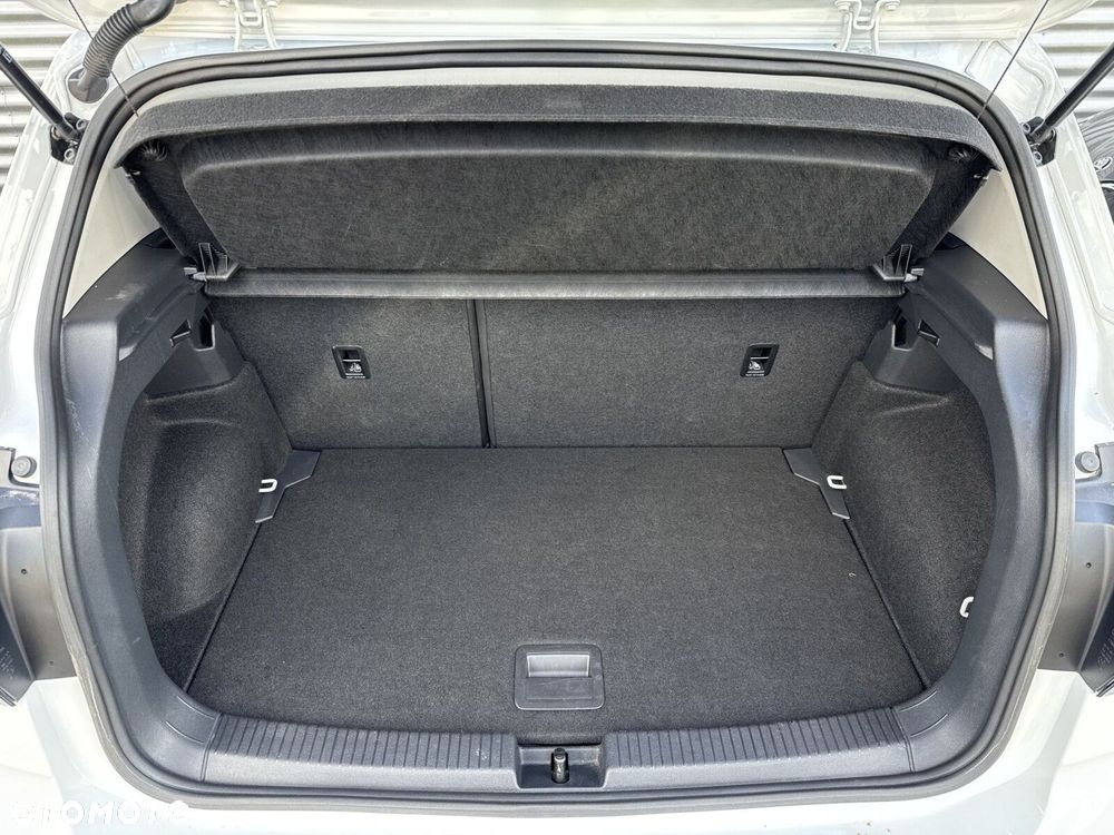 Volkswagen T-Cross - 28