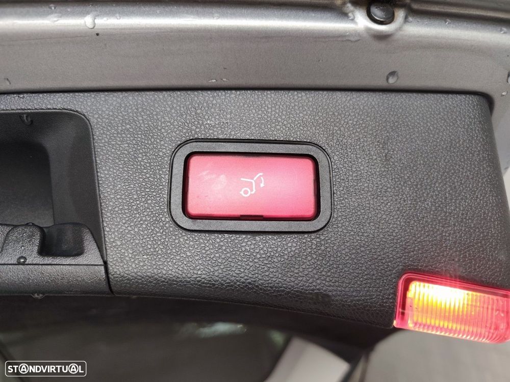 Mercedes-Benz E 250 BlueTEC Elegance Auto. - 18