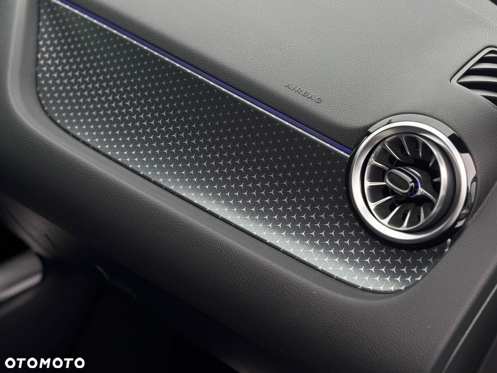 Mercedes-Benz GLA - 9