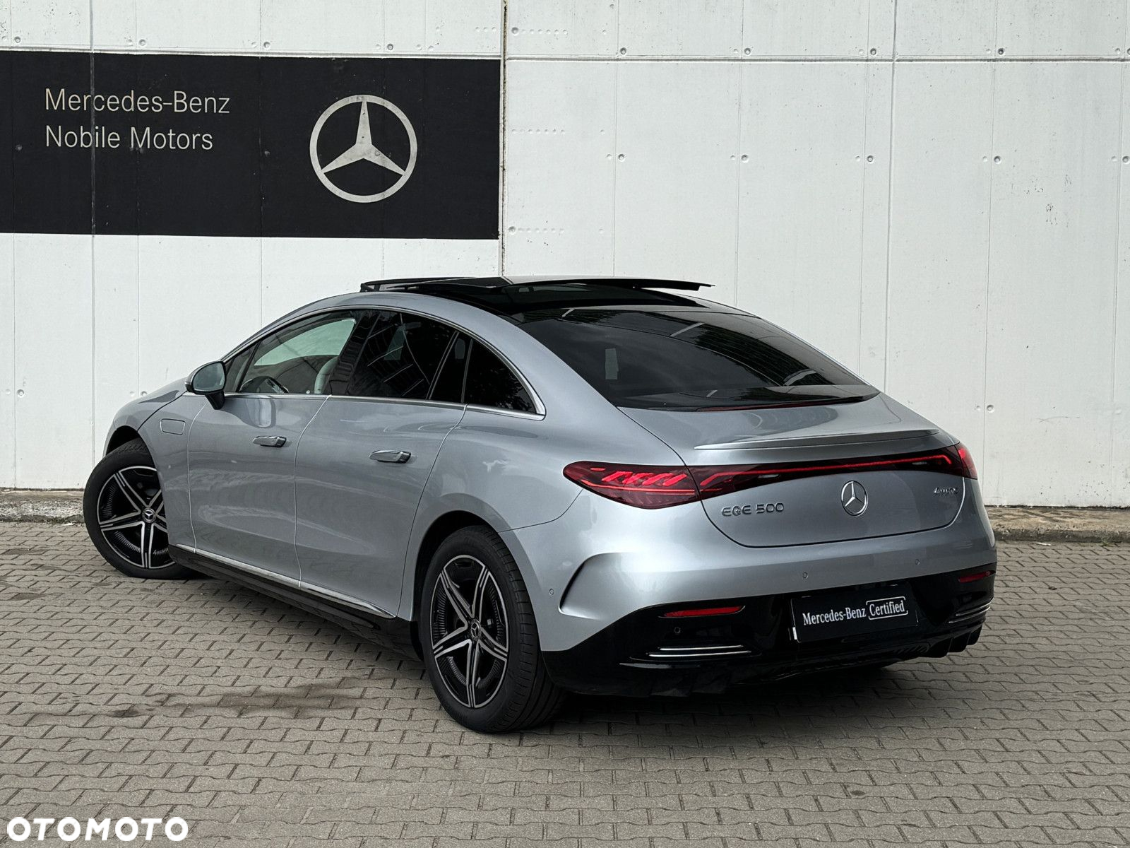 Mercedes-Benz EQE - 12