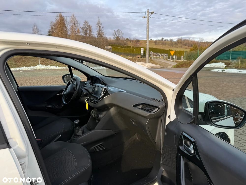 Peugeot 208 PureTech 82 Urban Move - 9