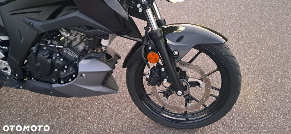 Suzuki GSX - 24