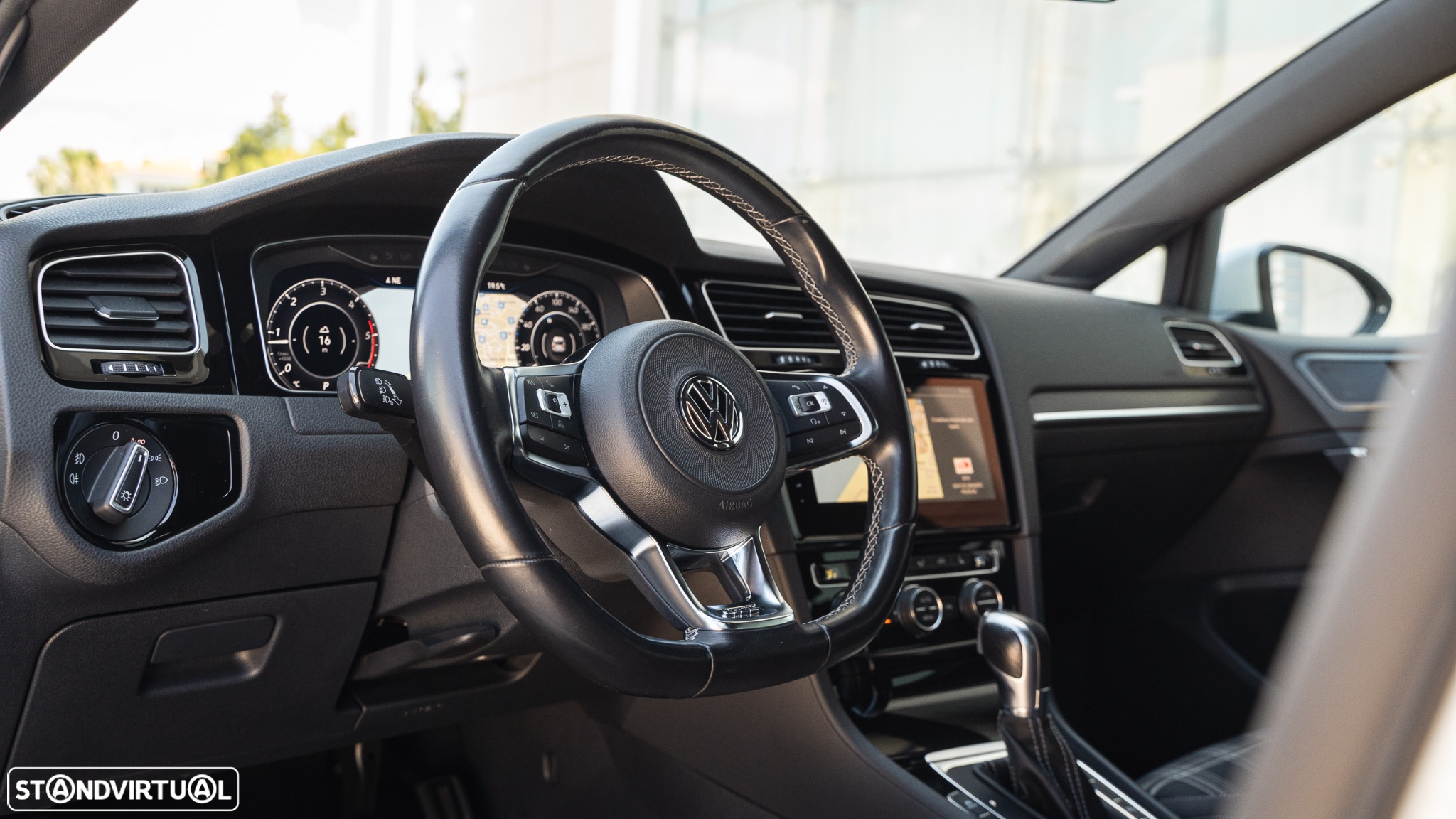 VW Golf Variant 2.0 TDi GTD DSG - 18
