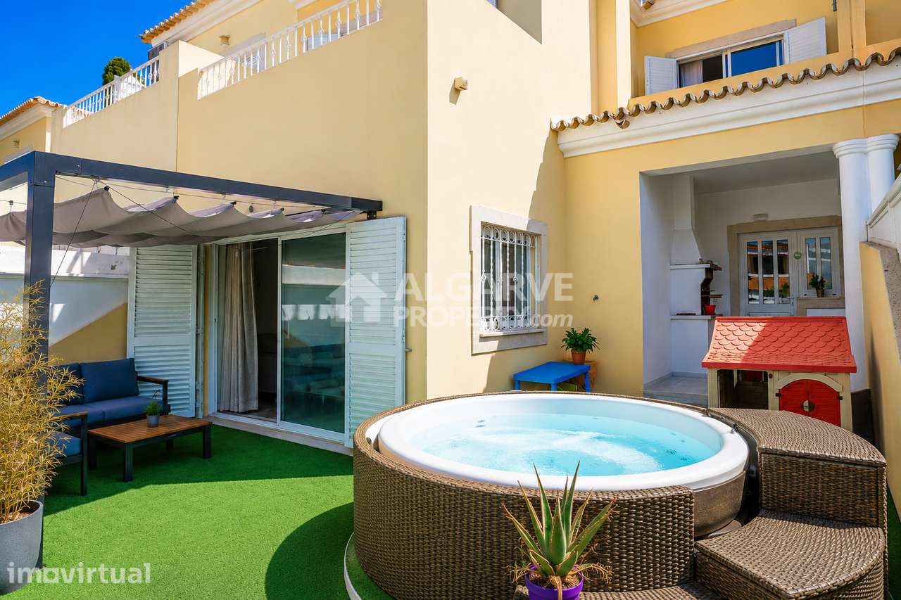 Moradia V4 recentemente remodelada próxima da praia e da Marina Vilamo - Grande imagem: 2/44