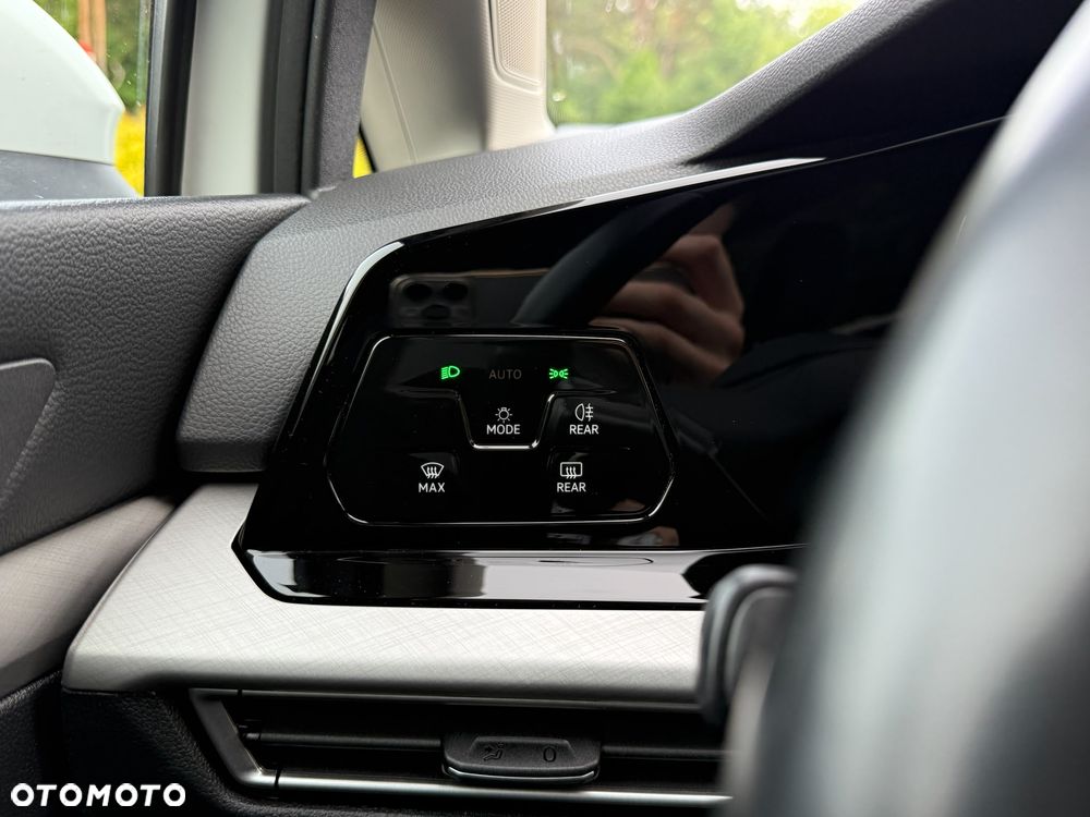 Volkswagen Golf 2.0 TDI Life - 24
