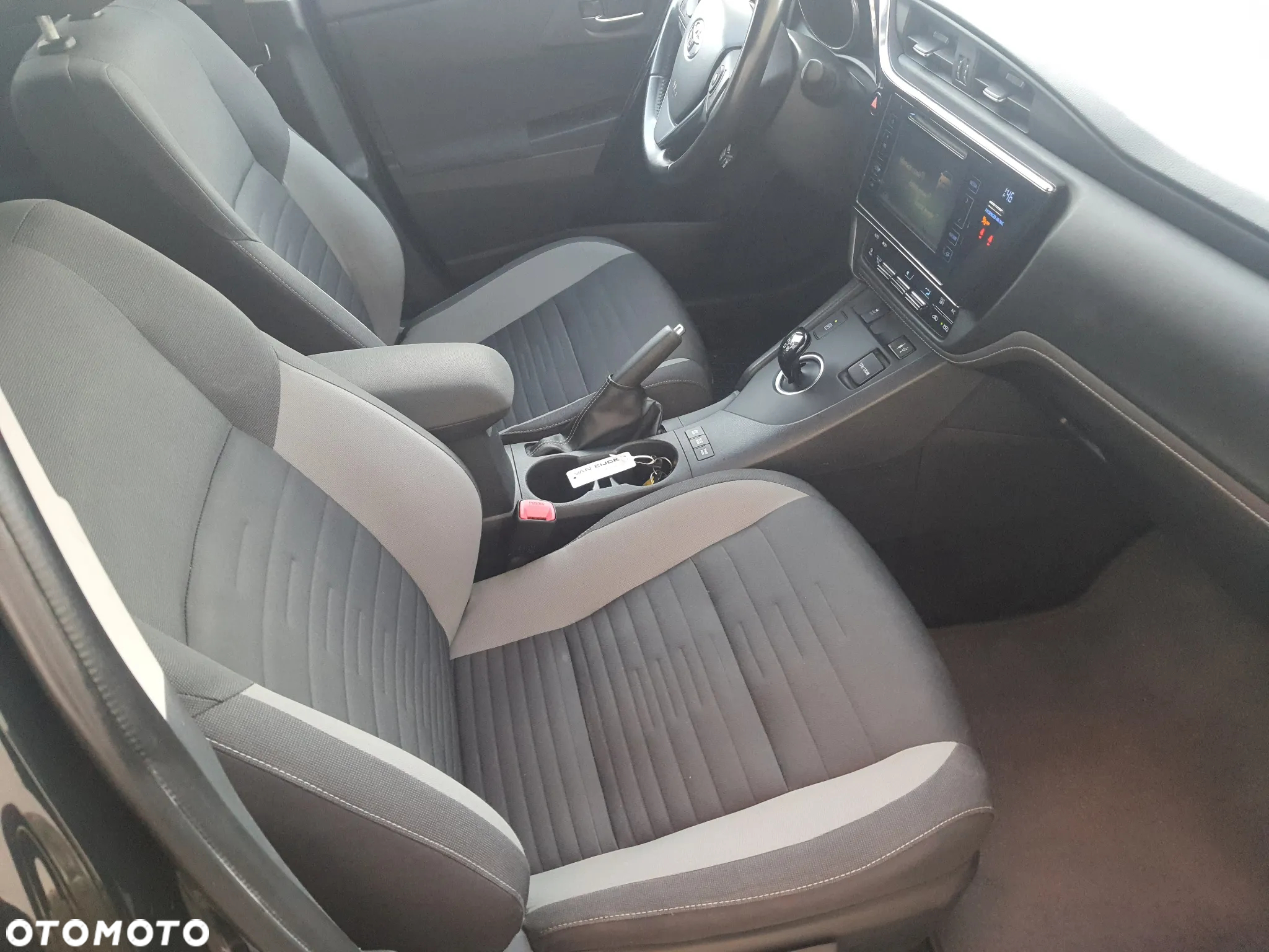 Toyota Auris - 18