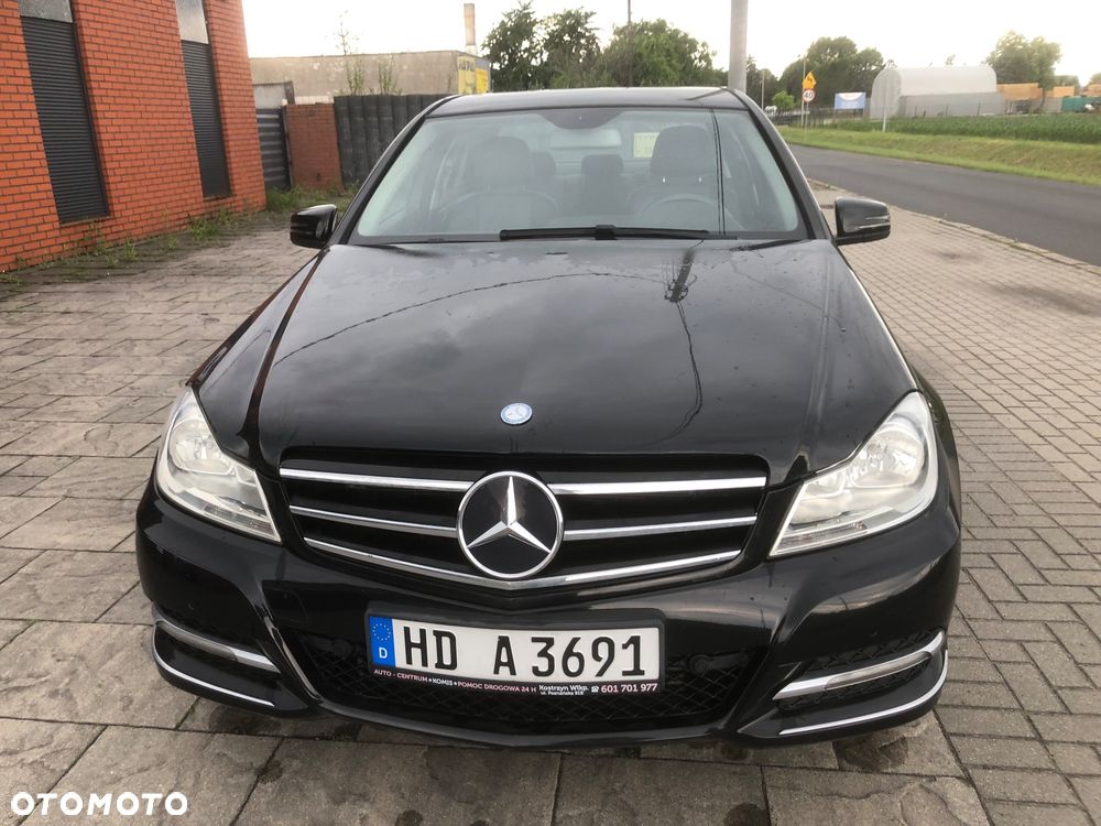 Mercedes-Benz Klasa C 180 (BlueEFFICIENCY) Avantgarde - 12