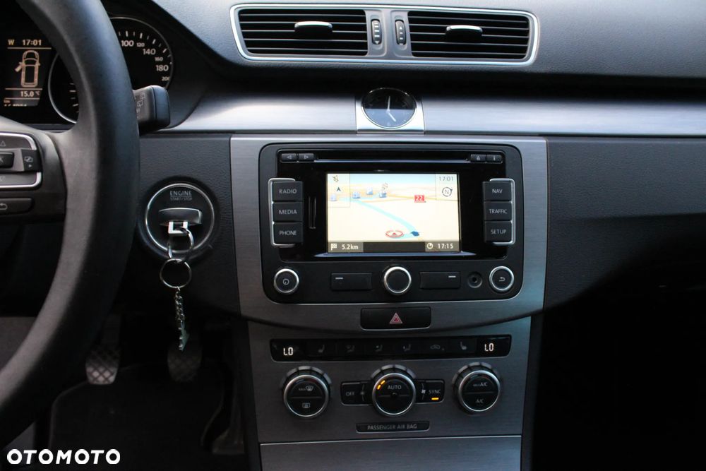 Volkswagen Passat - 15