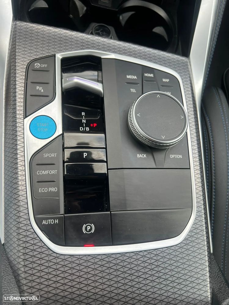 BMW i4 eDrive40 Edição Desportiva M - 29