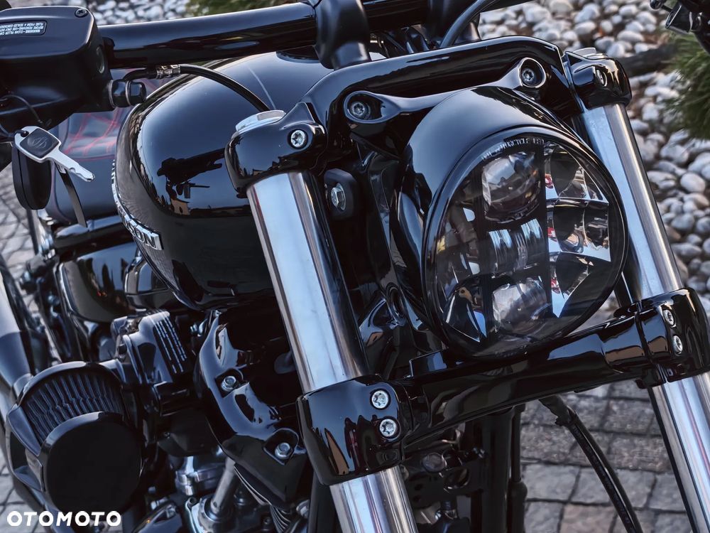 Harley-Davidson Softail Breakout - 34