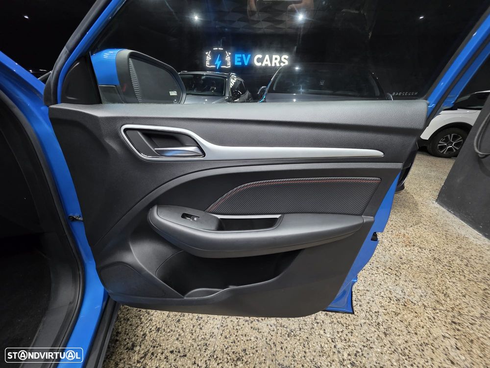 MG ZS EV 72.6 kWh Luxury OBC 11 kW - 22