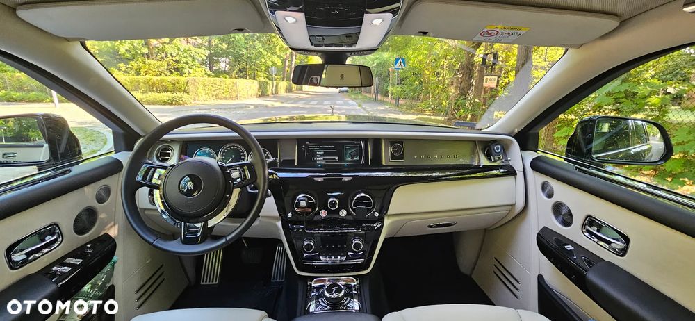 Rolls-Royce Phantom Standard - 14