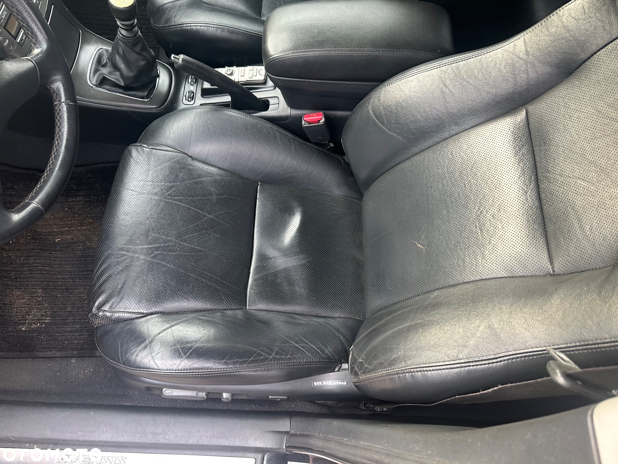 Toyota Avensis 2.2 D-CAT Executive - 21