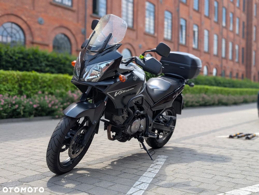Suzuki V-STROM - 1