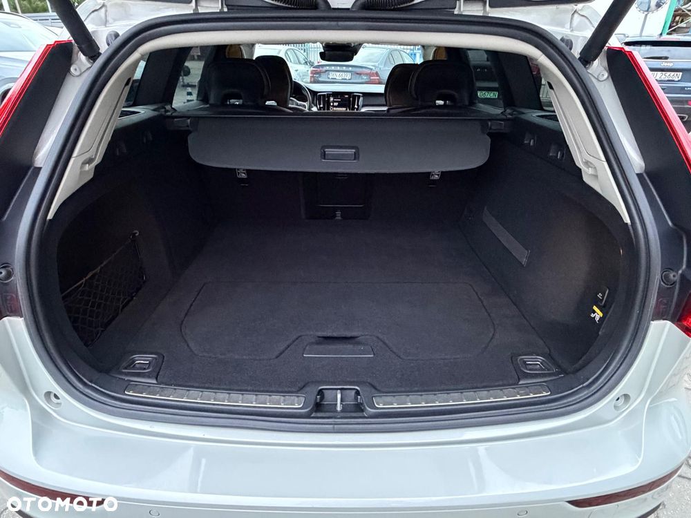 Volvo V60 D4 Momentum - 13