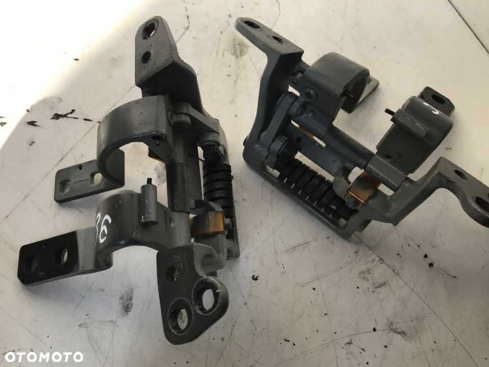 ZAWIASY KLAPY BAGAŻNIKA KOMPLET TITANGRAU BMW E61 - 2