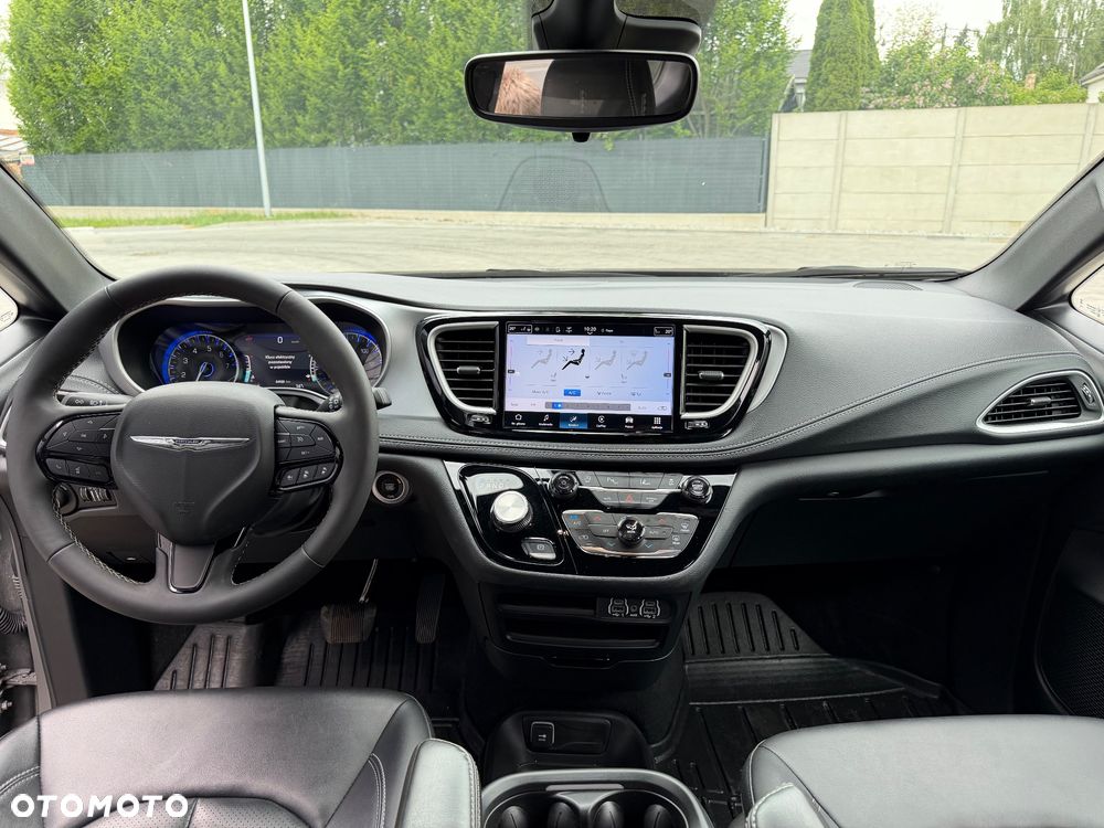 Chrysler Pacifica - 9