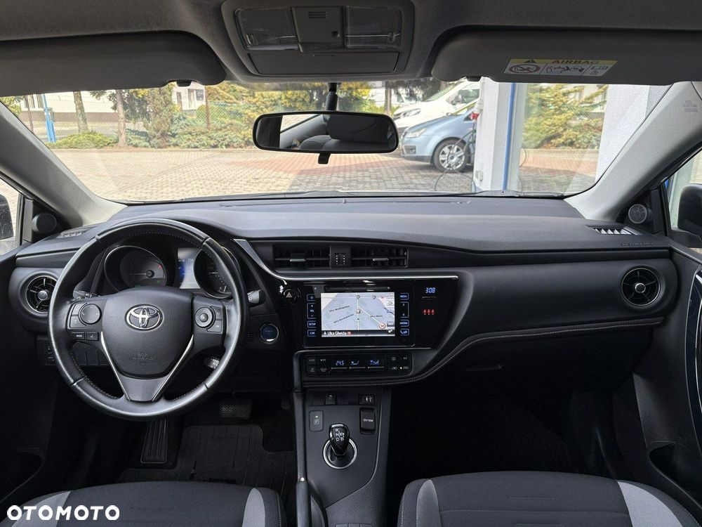 Toyota Auris - 11