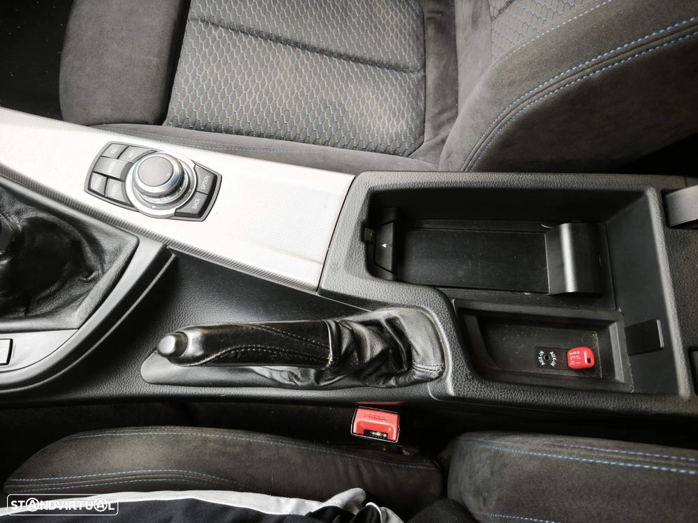 BMW 318 d Touring Pack M - 13