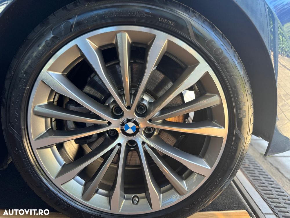 BMW Seria 5 530d xDrive AT MHEV - 19