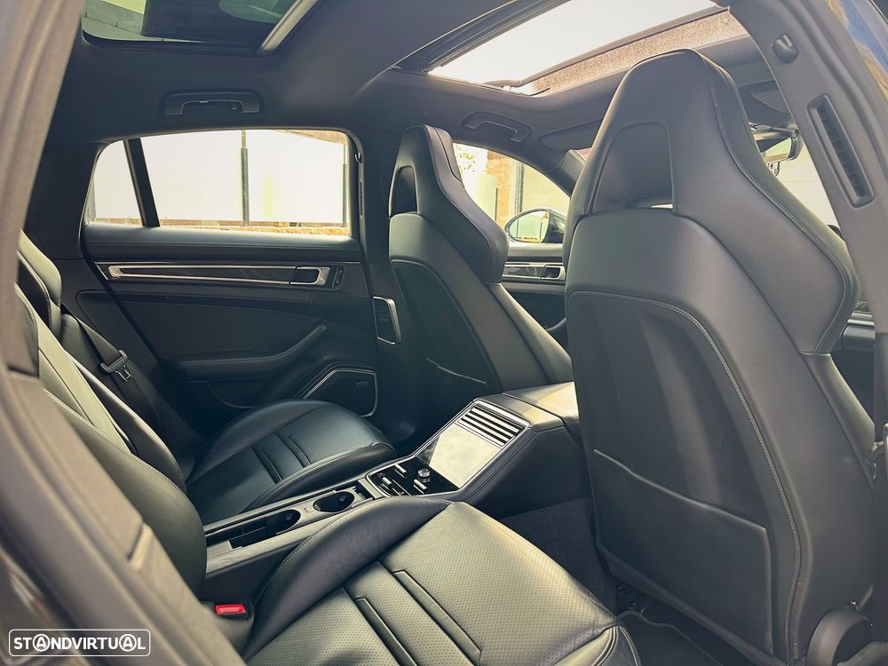 Porsche Panamera 4 S - 11