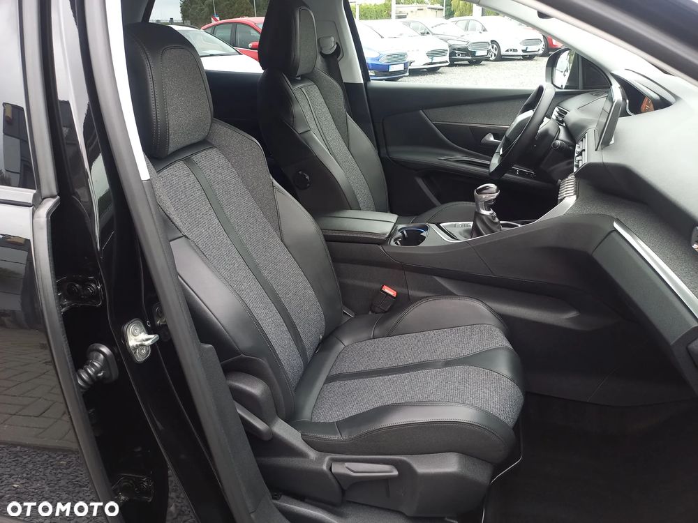 Peugeot 3008 BlueHDi 130 Stop & Start Allure - 23