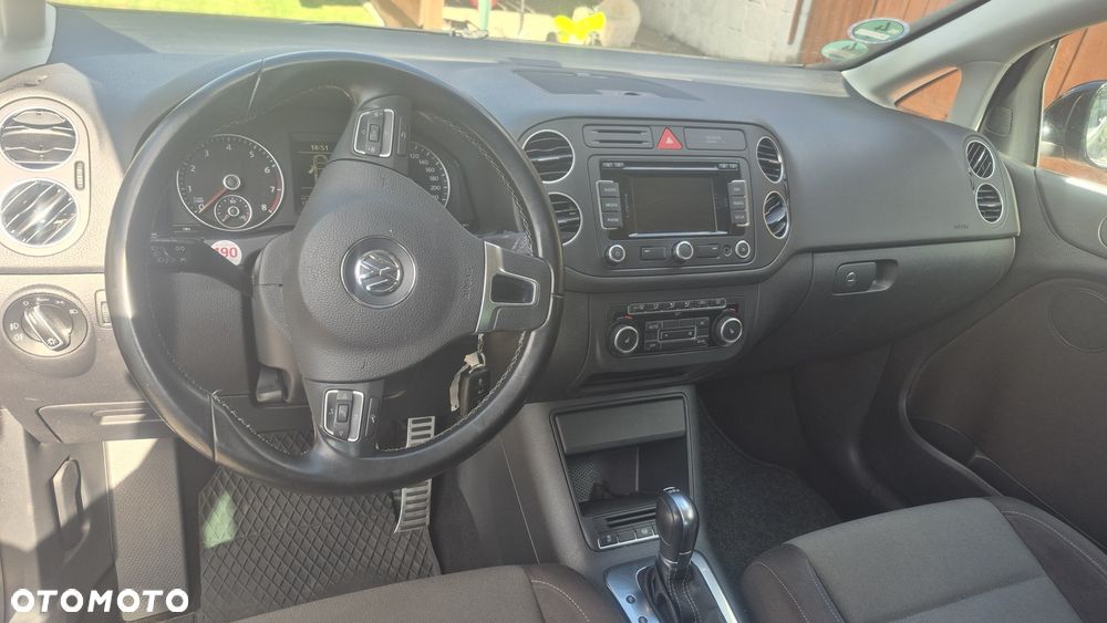 Volkswagen Golf - 6