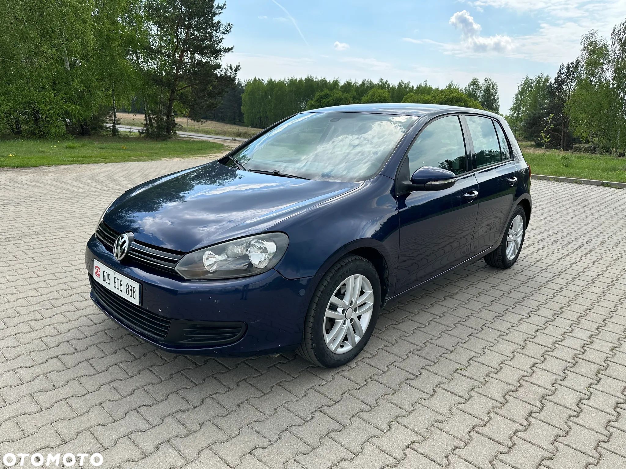Volkswagen Golf 1.6 TDI DPF BlueMotion Technology Trendline - 1