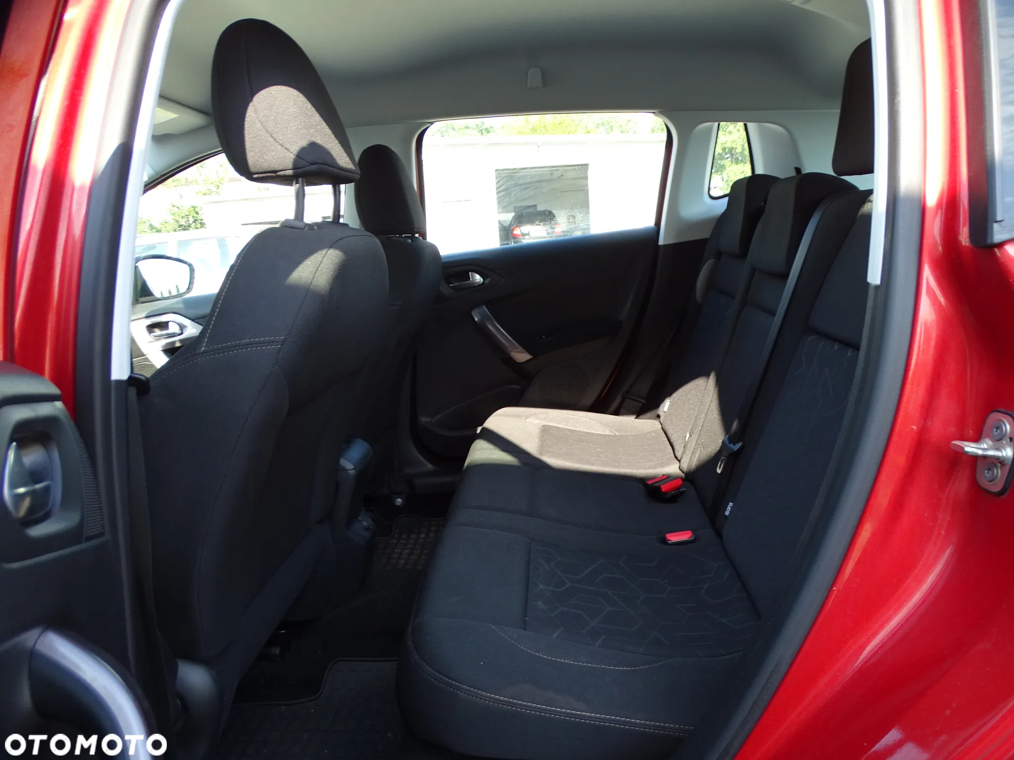 Peugeot 2008 1.2 Pure Tech Allure S&S - 20