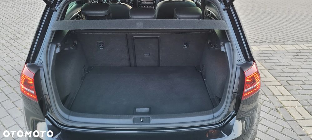 Volkswagen Golf - 11