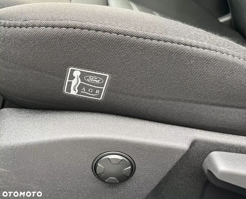 Ford Mondeo 2.0 EcoBlue Titanium - 25