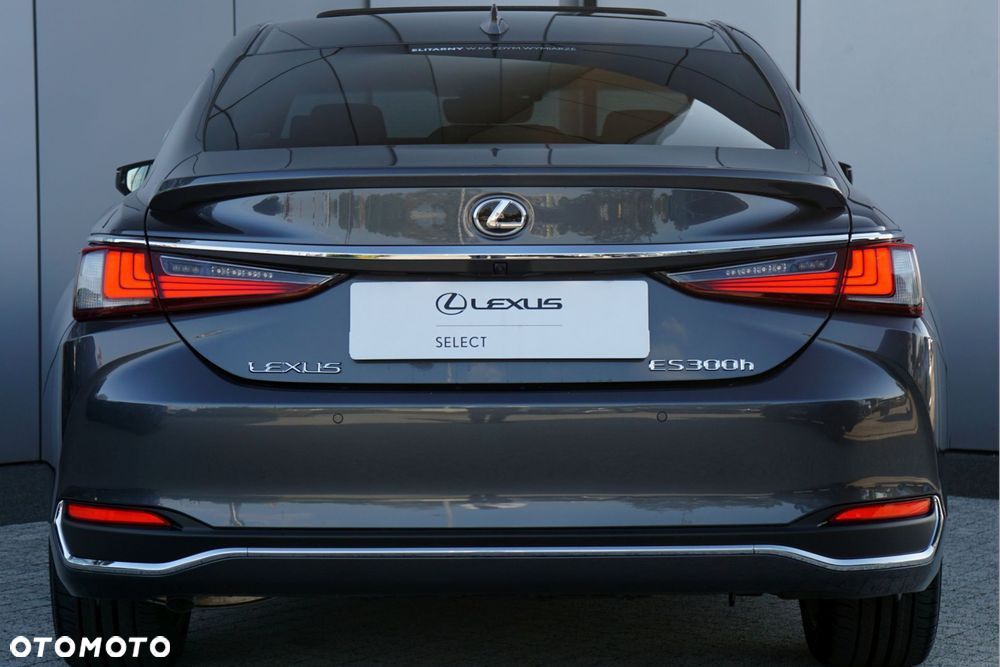 Lexus ES - 5