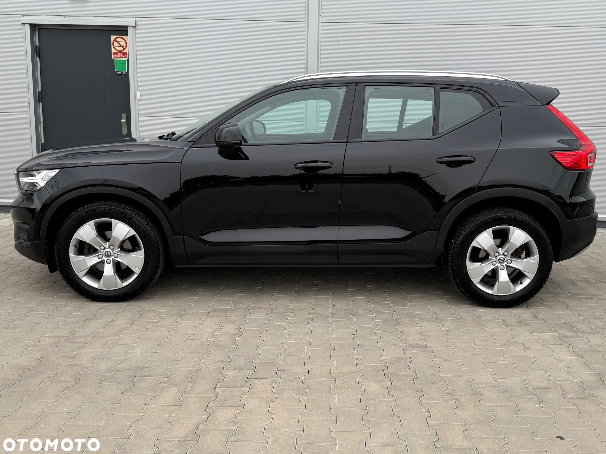 Volvo XC 40 T3 Geartronic Momentum Pro - 20