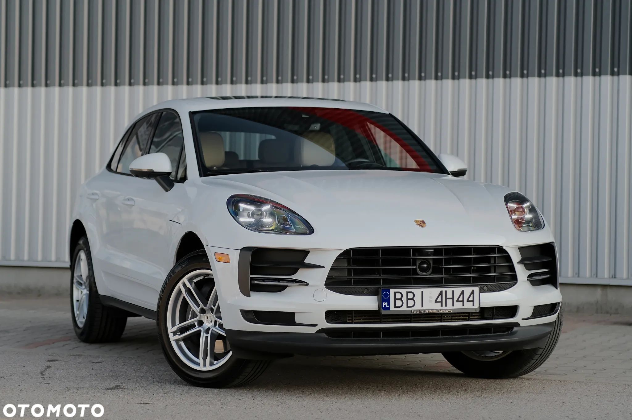 Porsche Macan - 1