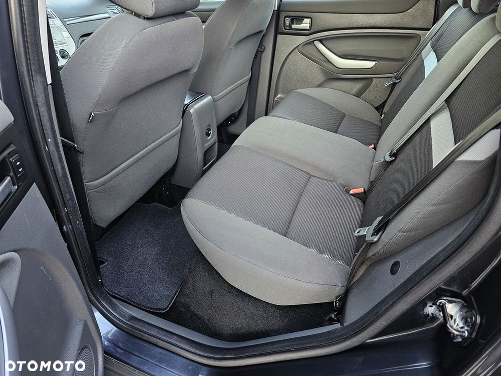 Ford Kuga 2.0 TDCi 2x4 Trend - 23