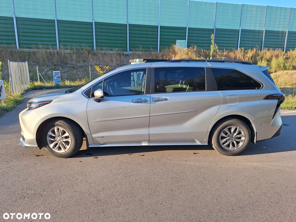 Toyota Sienna - 14