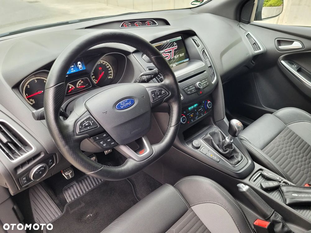 Ford Focus 2.0 TDCi ST mit Leder-Exclusiv-Paket - 11