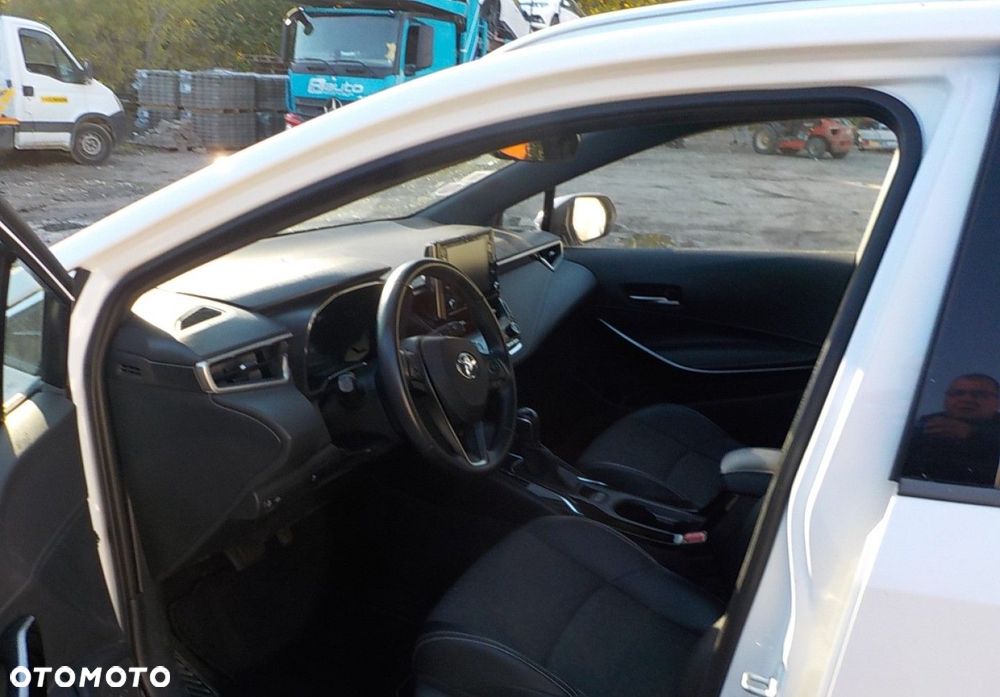 Toyota Corolla - 25