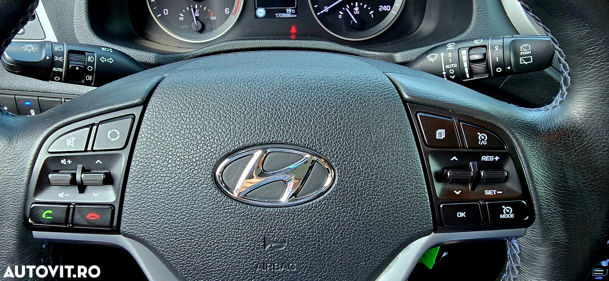 Hyundai Tucson 2.0 CRDI 4WD Automatik Advantage - 26