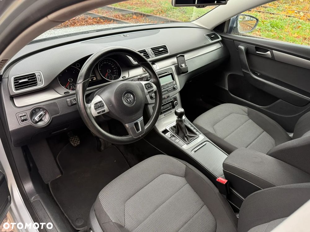 Volkswagen Passat - 7