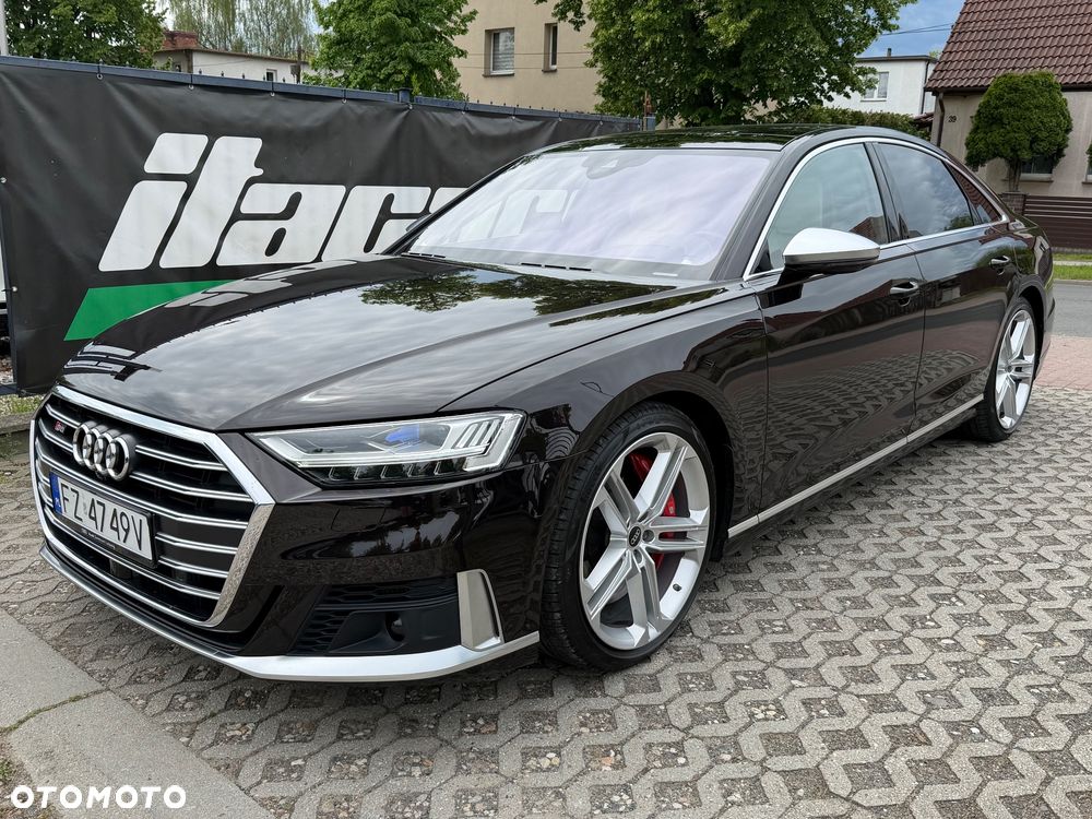 Audi S8 - 1