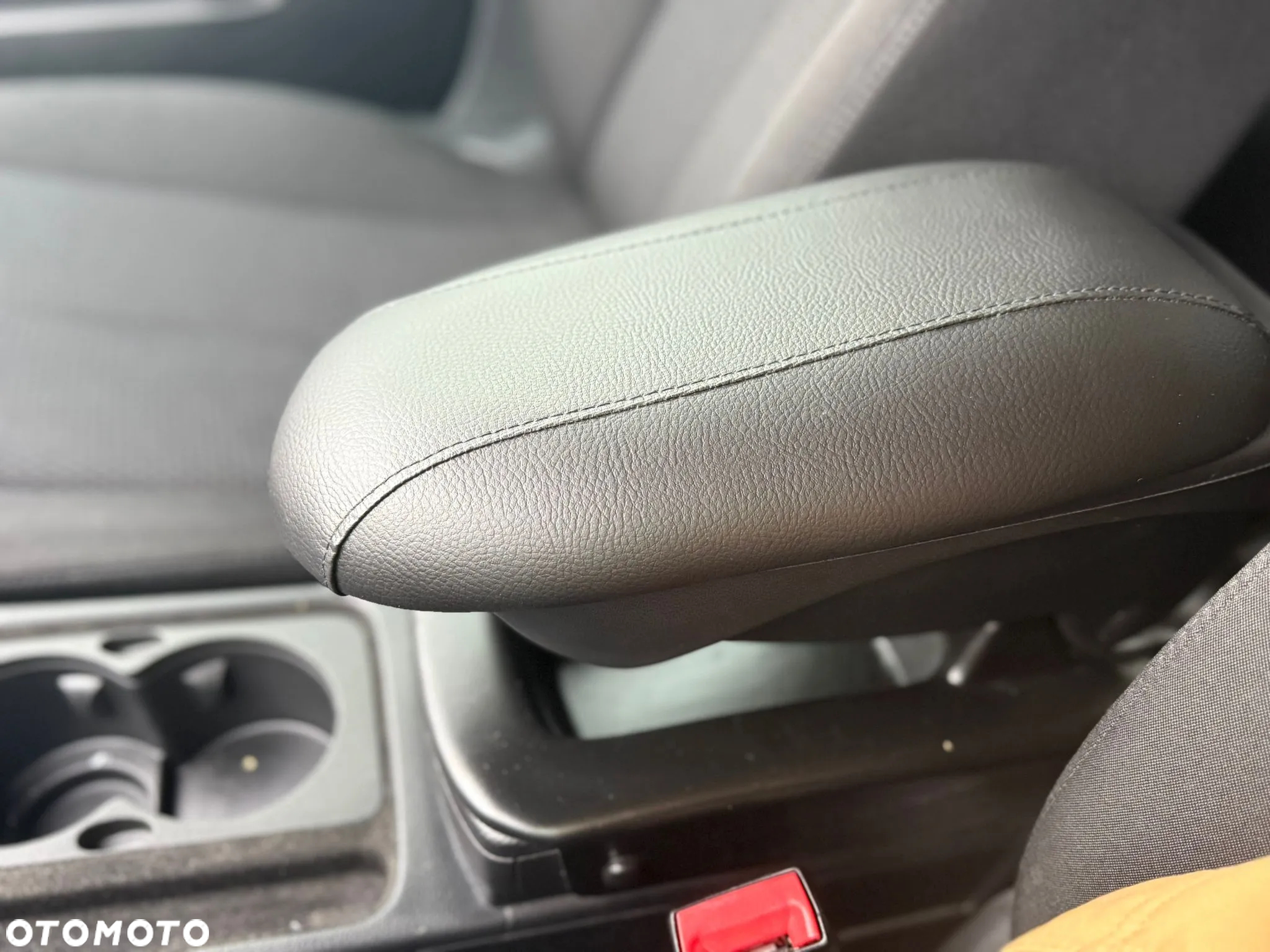 Volkswagen Passat 1.6 Comfortline - 19