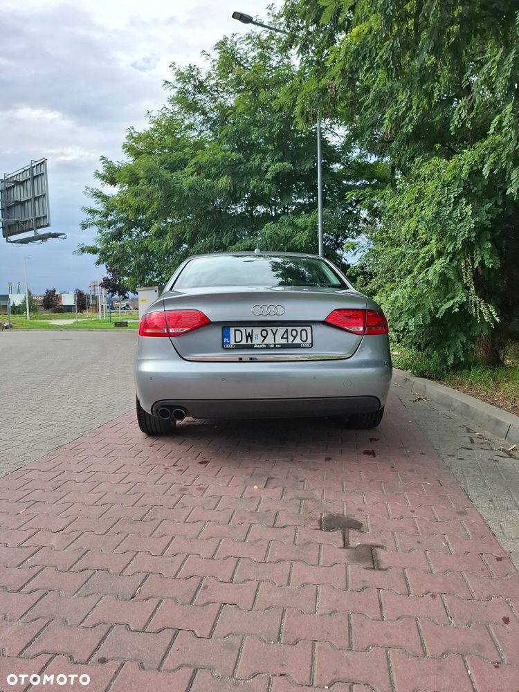 Audi A4 2011 photo 4