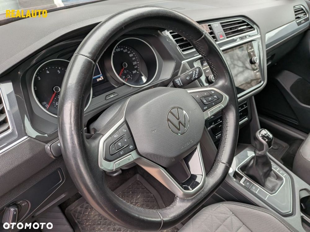 Volkswagen Tiguan - 13