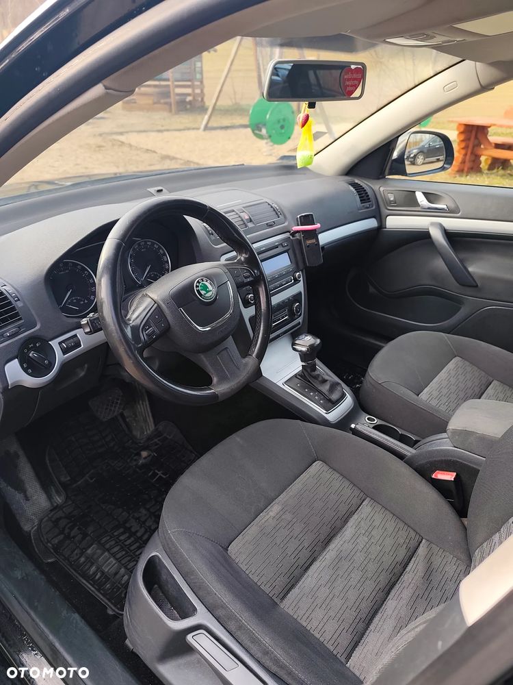Skoda Octavia 1.6 TDI Classic DSG - 8