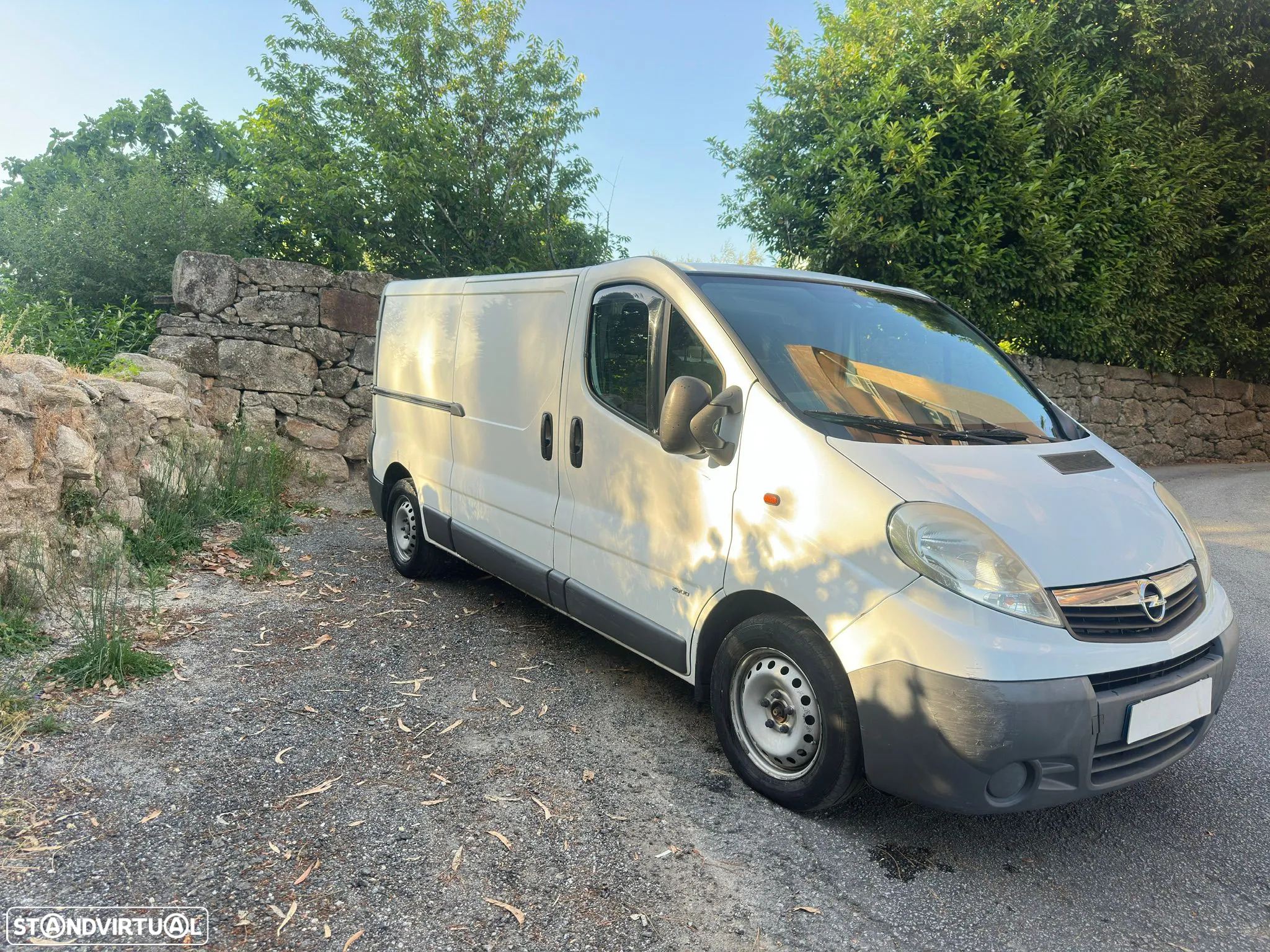 Opel VIVARO L2H1 2.9 T - 4