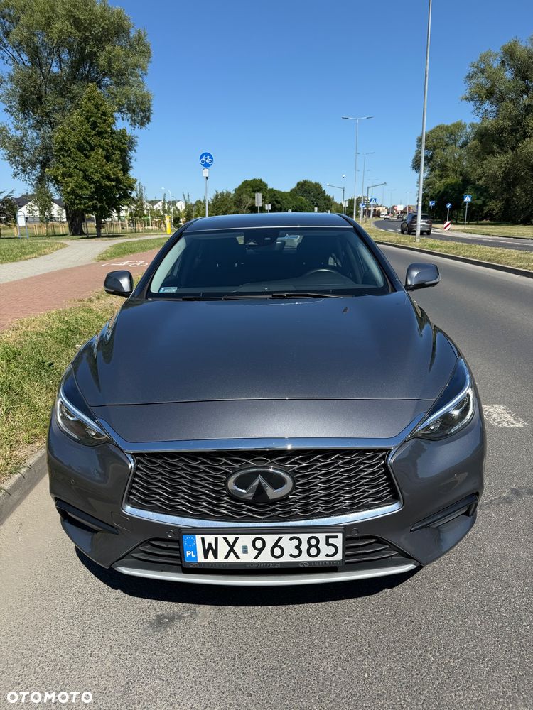 Infiniti Q30 1.6t Premium Tech 7DCT - 21